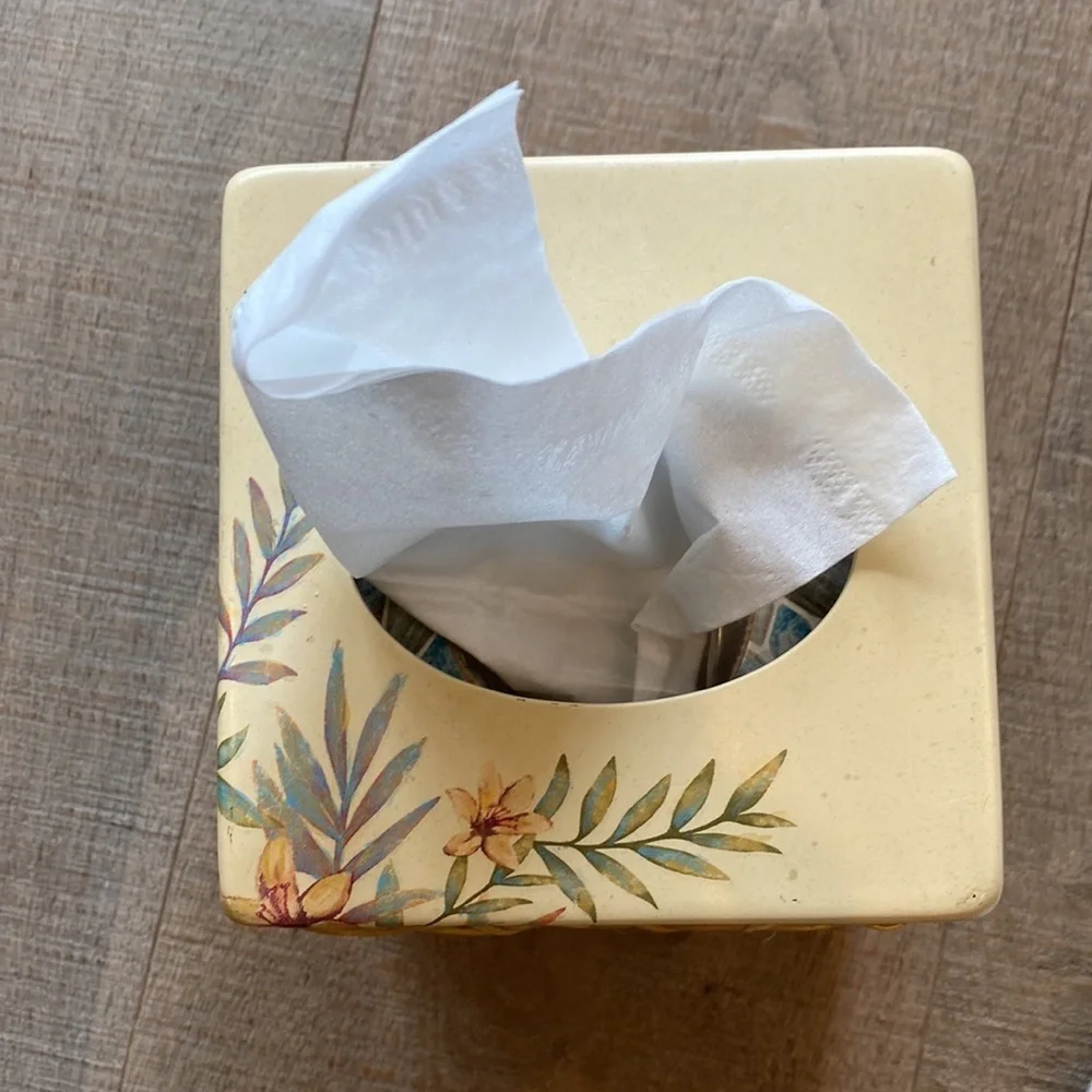 Vintage Floral & Rattan Kleenex Holder
